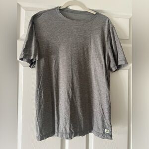 Men’s Vuori Fitted Tee